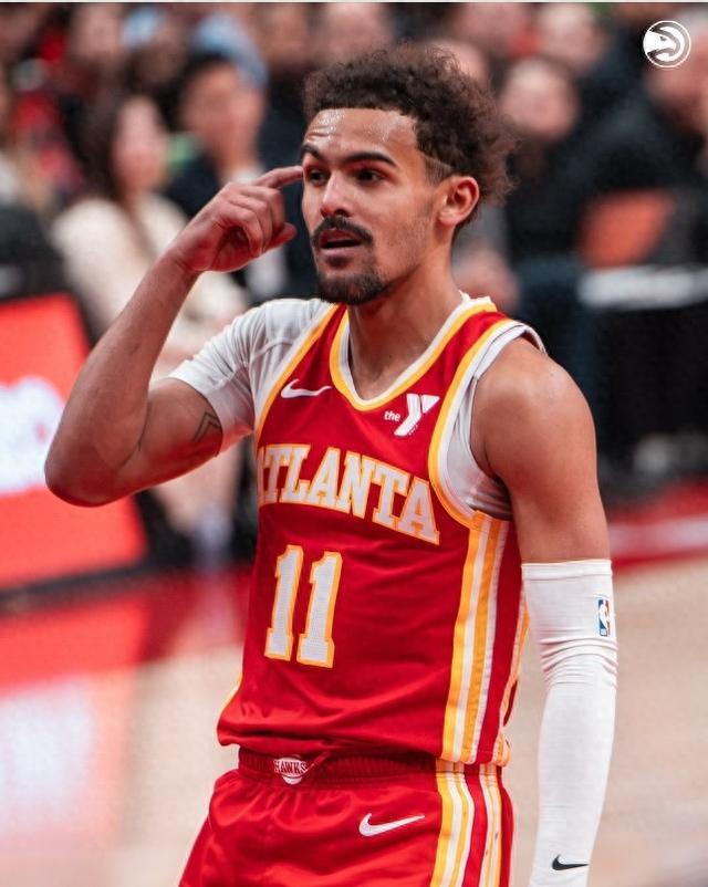 看不到梅西！印度球迷怒了：拆掉广告牌 狂扔水瓶 现场骚乱（看不到梅西引爆印度球迷不满：拆广告牌、掷水瓶，现场失控）