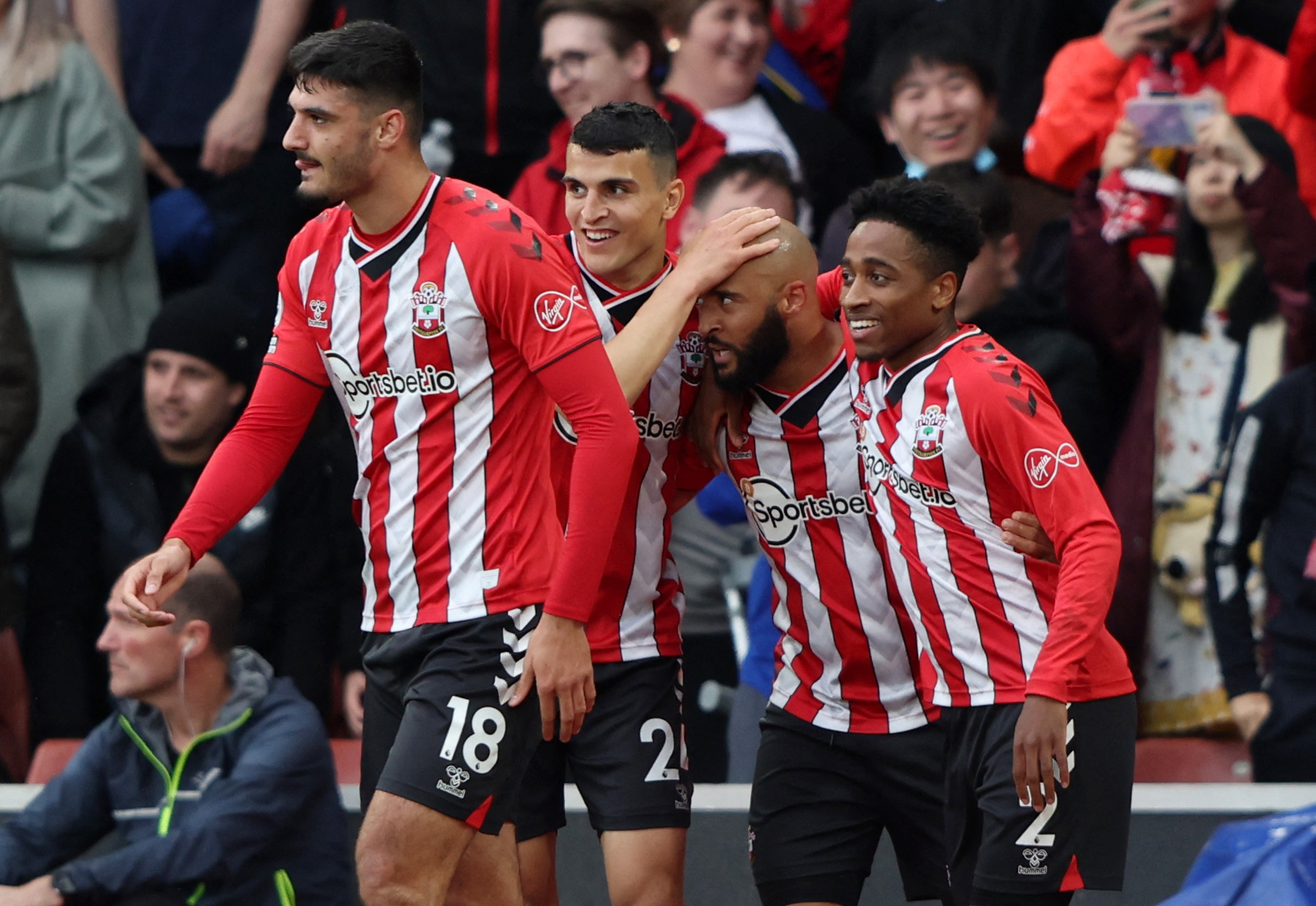 英超赛场亮点：热刺逆转切尔西,（英超焦点战：热刺上演逆转击败切尔西）