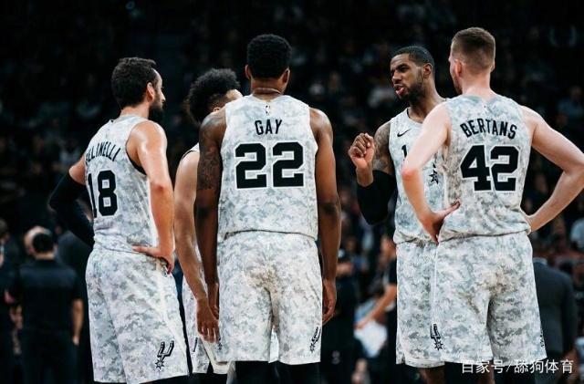 国米10人出战国际比赛日合计出场1083分钟，米兰11人979分钟（国际比赛日：国米10将合计出场1083分钟，米兰11将共计979分钟）