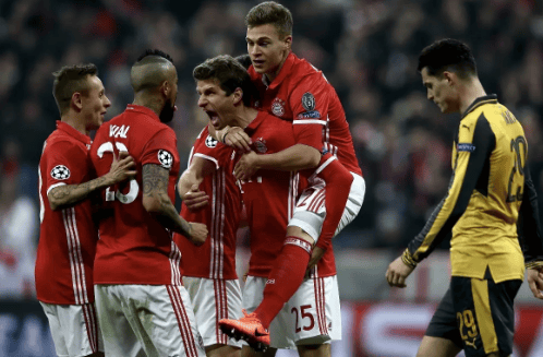 拉奥斯评皇马争议战主裁：金特罗在比赛中缺乏应有的情绪平衡（拉奥斯谈皇马争议战：主裁金特罗情绪管理不到位）