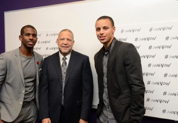 胡金秋溜底2分命中，广厦一波12-4扩大领先至18分（胡金秋底线突破取2分，广厦轰出12-4攻势将分差拉大至18分）