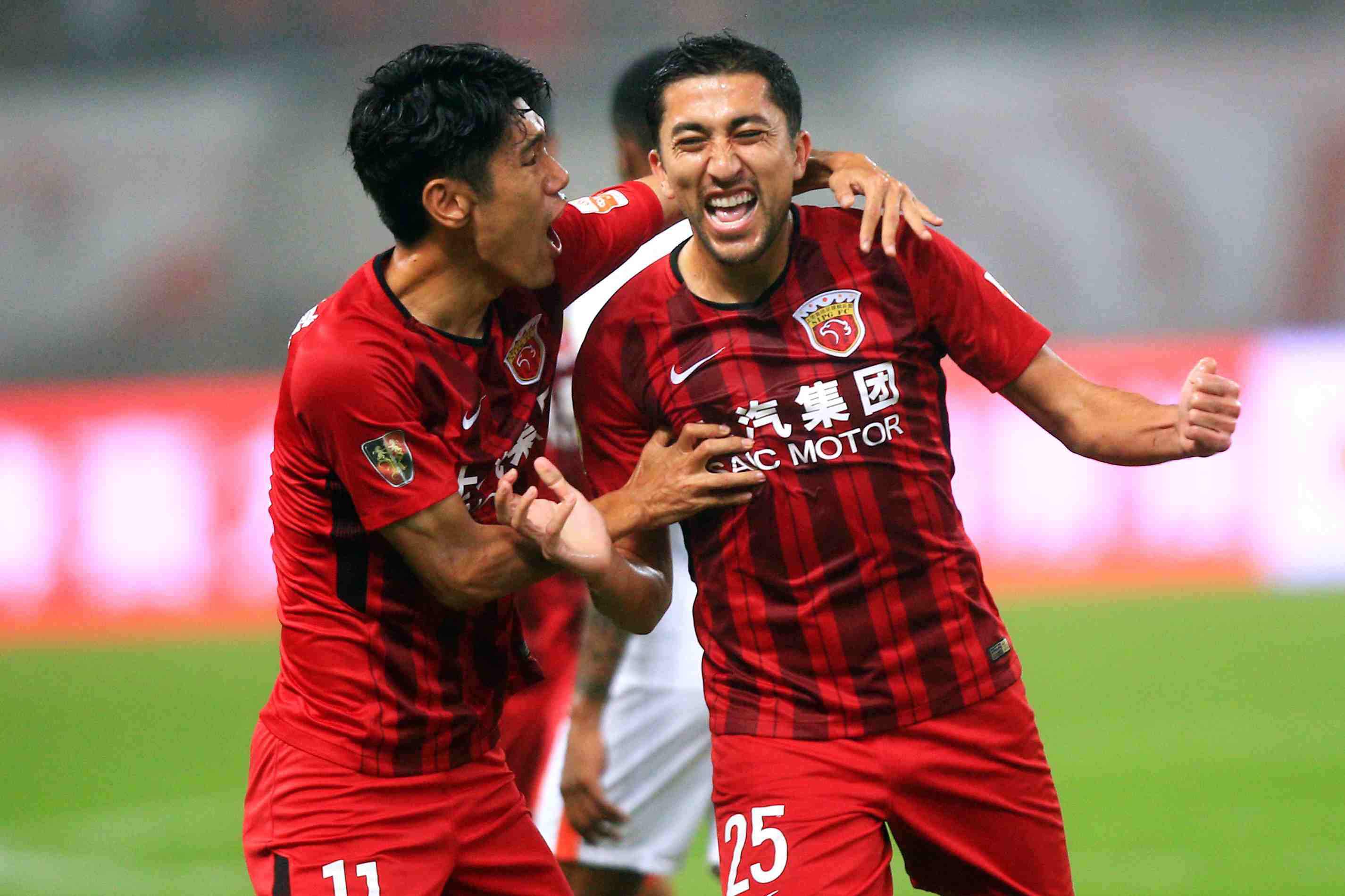 加里·内维尔：切尔西中轴线不够硬，距离赢得英超还很远（加里·内维尔：切尔西中轴偏软，距英超夺冠仍差一截）