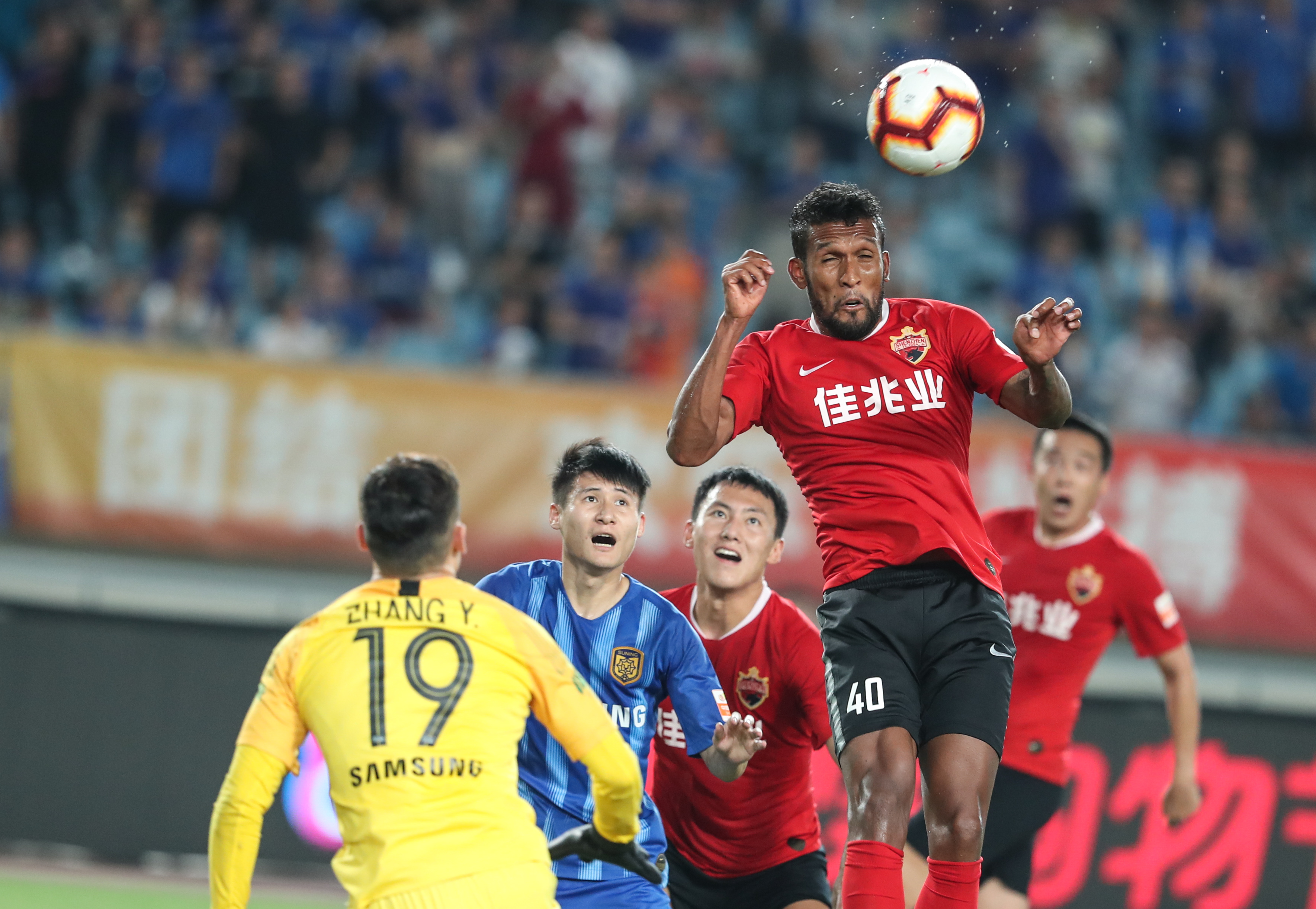 曼联女足比赛厕所厕纸问题仍未解决（曼联女足赛场卫生间厕纸问题尚未得到解决）