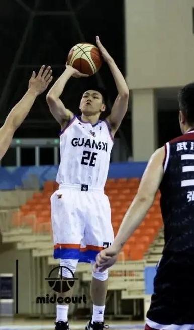 泰山近10个联赛主场保持不败，超越2023赛季的连续9场不败（泰山联赛主场10场不败，超越2023赛季9场纪录）