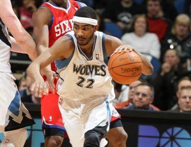 中超：武汉三镇2-0战胜上海申花（中超赛场：武汉三镇2-0力克上海申花）