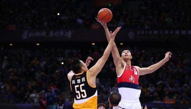 佛罗伦萨队史第3次意甲前10轮输6场，皮奥利第2次带队10轮不胜（佛罗伦萨开局不利：意甲前10轮6败为队史第3次，皮奥利第2次遭遇10轮不胜）