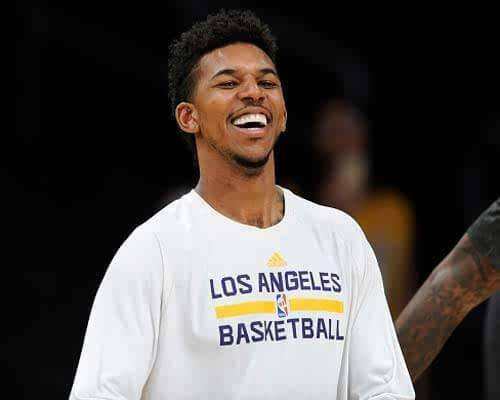 若纳塔斯：若我不叛逆、不暴躁，巴西和西班牙一定抢着要我（若纳塔斯：要不是我叛逆又暴躁，巴西和西班牙早就争抢我）