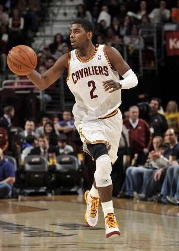 足球世界杯亚洲区预选赛关键比赛回顾（亚洲世预赛焦点对决复盘）