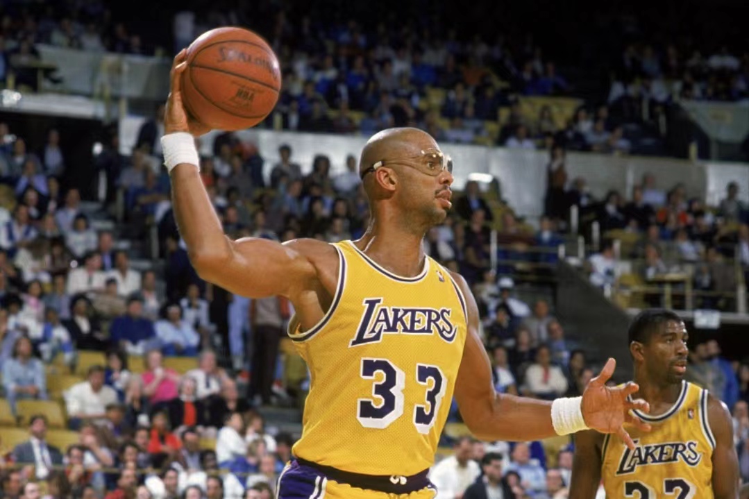 最后6轮5球1助！桑托斯官媒盛赞内马尔：他是桑托斯的王子（近6战5球1助！桑托斯官媒力赞内马尔：球队的王子）